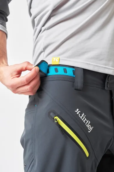 ElementStore - dirtlej-trailscout-waterproof-shorts-2022-studio-6