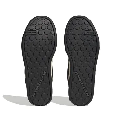 ElementStore - HQ2123_4_FOOTWEAR_Photography_Bottom View_white