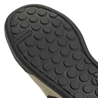 ElementStore - HQ2123_8_FOOTWEAR_Photography_Detail View 1_white