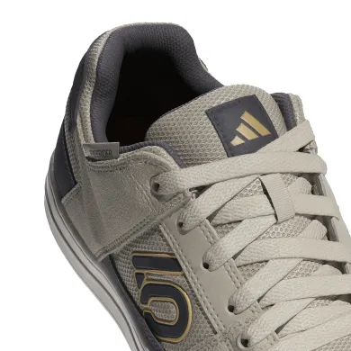 ElementStore - ID7489_9_FOOTWEAR_Photography_Detail View 2_white