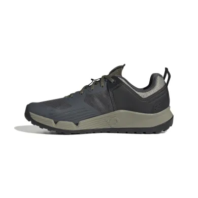 ElementStore - IH0812_5_FOOTWEAR_Photography_Side Medial Center View_white