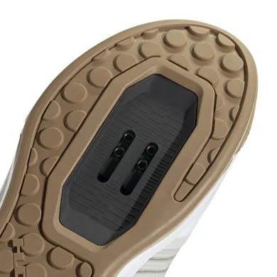 ElementStore - IH1309_9_FOOTWEAR_Photography_Detail View 2_white