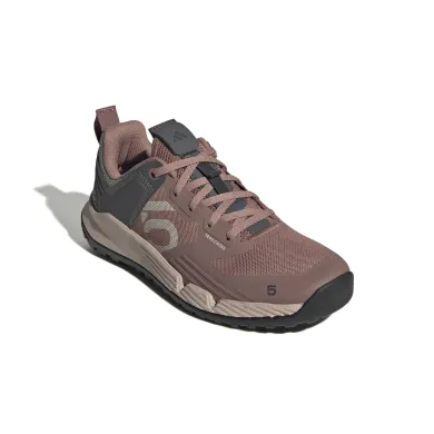 ElementStore - IH0813_6_FOOTWEAR_Photography_Front Lateral Top View_white