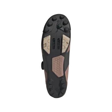 ElementStore - IH0807_3_FOOTWEAR_Photography_Bottom View_transparent