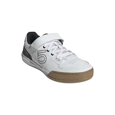 ElementStore - IH1310_6_FOOTWEAR_Photography_Front Lateral Top View_transparent