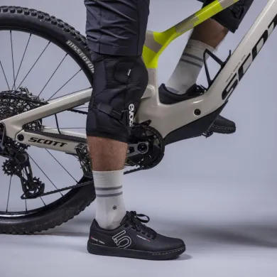 ElementStore - Evoc ochraniacze kolan Knee Protector LS Flex Enduro, Black